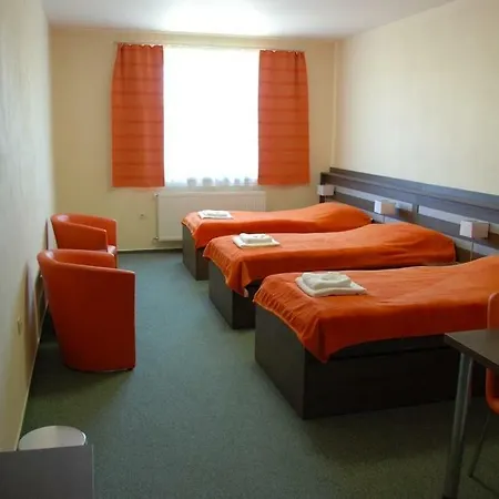 게스트하우스 Rocket Club 3*